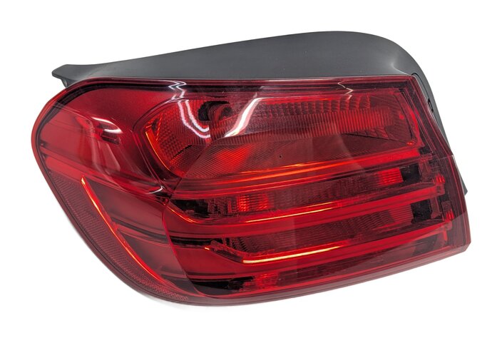 Thumbnail 3: 14-17 BMW 4-SERIES M4 (F32 F33 F36 F82) REAR LEFT OUTER TAILLIGHT BRAKE LIGHT