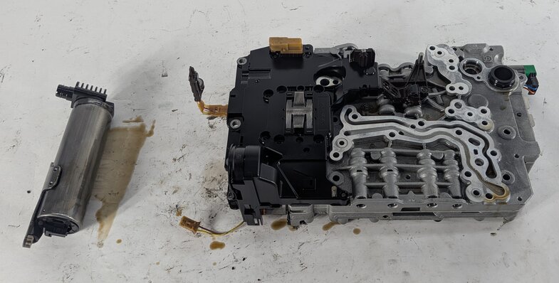 Thumbnail 2: 14-16 BMW 2 3 4 5 (F22 F30 F32 F10) 2.0L RWD 8HP-45 AUTO TRANSMISSION VALVE BODY