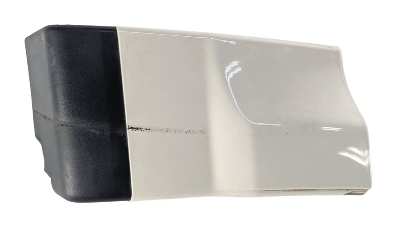 Thumbnail 3: 2008 LAND ROVER LR2 L359 FRONT RIGHT PASSENGER FENDER LOWER MOLDING TRIM (White)