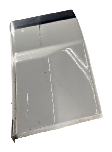 Thumbnail 4: 2008 LAND ROVER LR2 L359 FRONT RIGHT PASSENGER FENDER LOWER MOLDING TRIM (White)
