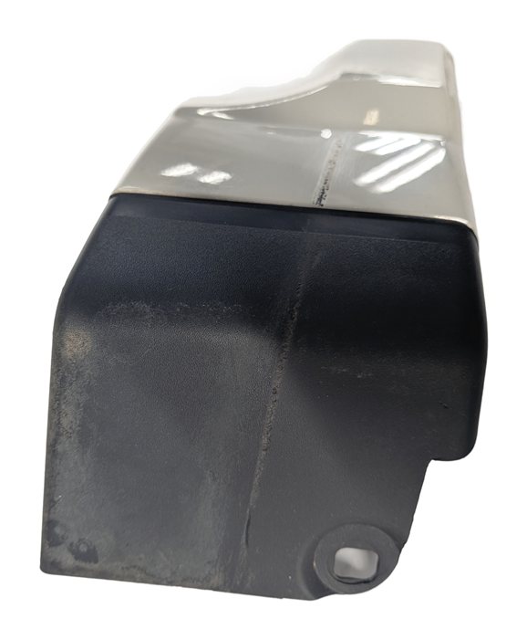 Thumbnail 5: 2008 LAND ROVER LR2 L359 FRONT RIGHT PASSENGER FENDER LOWER MOLDING TRIM (White)
