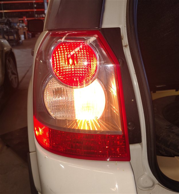 Thumbnail 2: 2008-2010 LAND ROVER LR2 (L359) REAR LEFT QUARTER PANEL MOUNTED TAIL LIGHT LAMP
