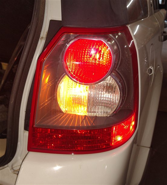 Thumbnail 2: 2008-2010 LAND ROVER LR2 (L359) REAR RIGHT QUARTER PANEL MOUNTED TAIL LIGHT LAMP