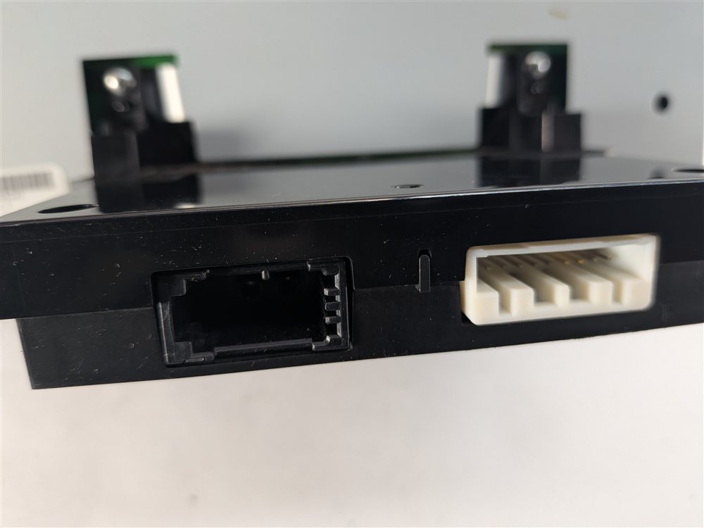 Thumbnail 10: 2008-2012 LAND ROVER LR2 (L359) AM FM RADIO CD CONTROL PANEL FACE PLATE LR001070