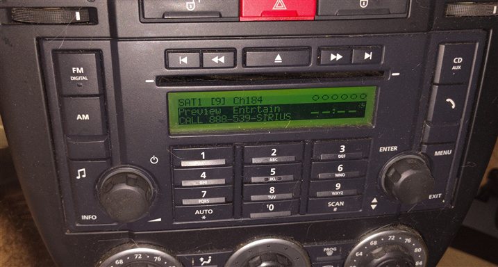 Thumbnail 2: 2008-2012 LAND ROVER LR2 (L359) AM FM RADIO CD CONTROL PANEL FACE PLATE LR001070