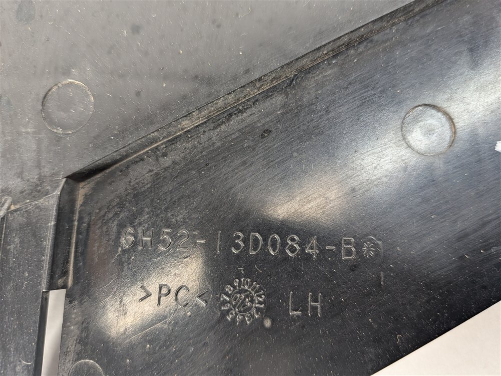 Thumbnail 8: 2008 LAND ROVER LR2 (L359) FRONT LEFT DRIVER HEADLIGHT HEADLAMP MOUNTING BRACKET