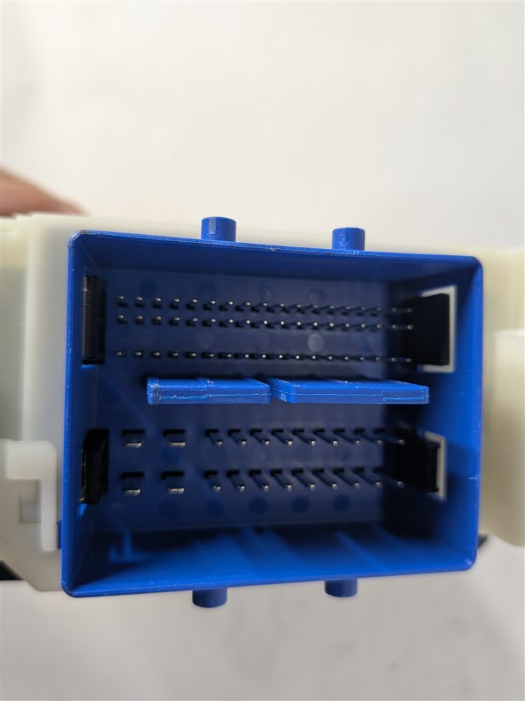 Thumbnail 10: 2008 LAND ROVER LR2 (L359) 3.2L INTERIOR CABIN FUSE BOX RELAY JUNCTION MODULE