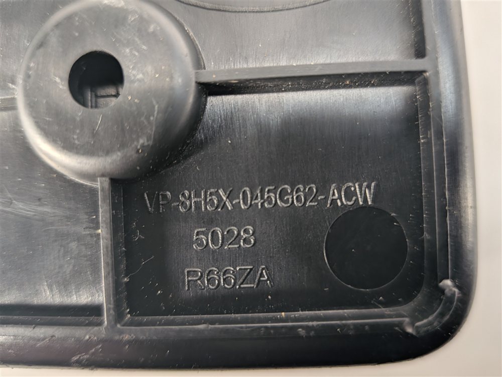 Thumbnail 9: 2008 LAND ROVER LR2 L359 CENTER CONSOLE STORAGE BIN w/ SLIDING COVER SILVER TRIM