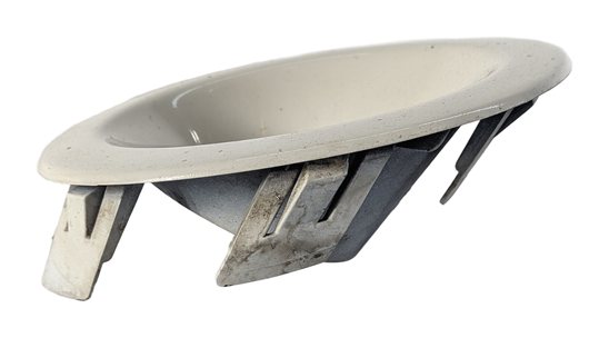 Thumbnail 2: 2008 LAND ROVER LR2 L359 FRONT RIGHT PASSENGER FOG LIGHT TRIM BEZEL RING (White)