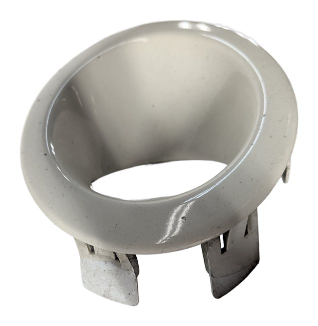 Thumbnail 5: 2008 LAND ROVER LR2 L359 FRONT RIGHT PASSENGER FOG LIGHT TRIM BEZEL RING (White)