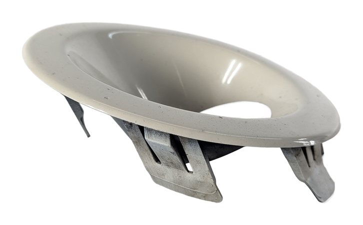 Thumbnail 6: 2008 LAND ROVER LR2 L359 FRONT RIGHT PASSENGER FOG LIGHT TRIM BEZEL RING (White)