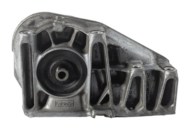 Thumbnail 7: 2008 LAND ROVER LR2 L359 3.2L B6324S ENGINE READ ANCILLARY DRIVE HOUSING w/GEARS