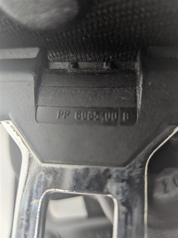 Thumbnail 10: 08-15 LAND ROVER LR2 (L359) FRONT LEFT DRIVER SEAT SEATBELT RETRACTOR (Black)
