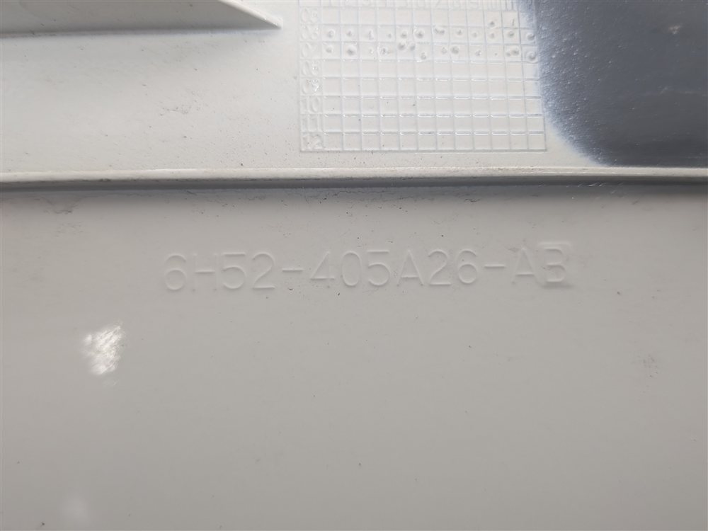 Thumbnail 8: 2008-2015 LAND ROVER LR2 (L359) FUEL GAS TANK FILLER DOOR LID COVER FLAP (White)