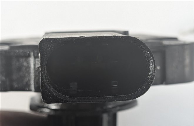 Thumbnail 8: 2008-2012 LAND ROVER LR2 (L359) 3.2L (B6324S) ENGINE MOTOR OIL LEVEL SENSOR