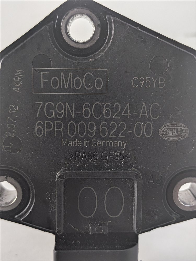 Thumbnail 9: 2008-2012 LAND ROVER LR2 (L359) 3.2L (B6324S) ENGINE MOTOR OIL LEVEL SENSOR