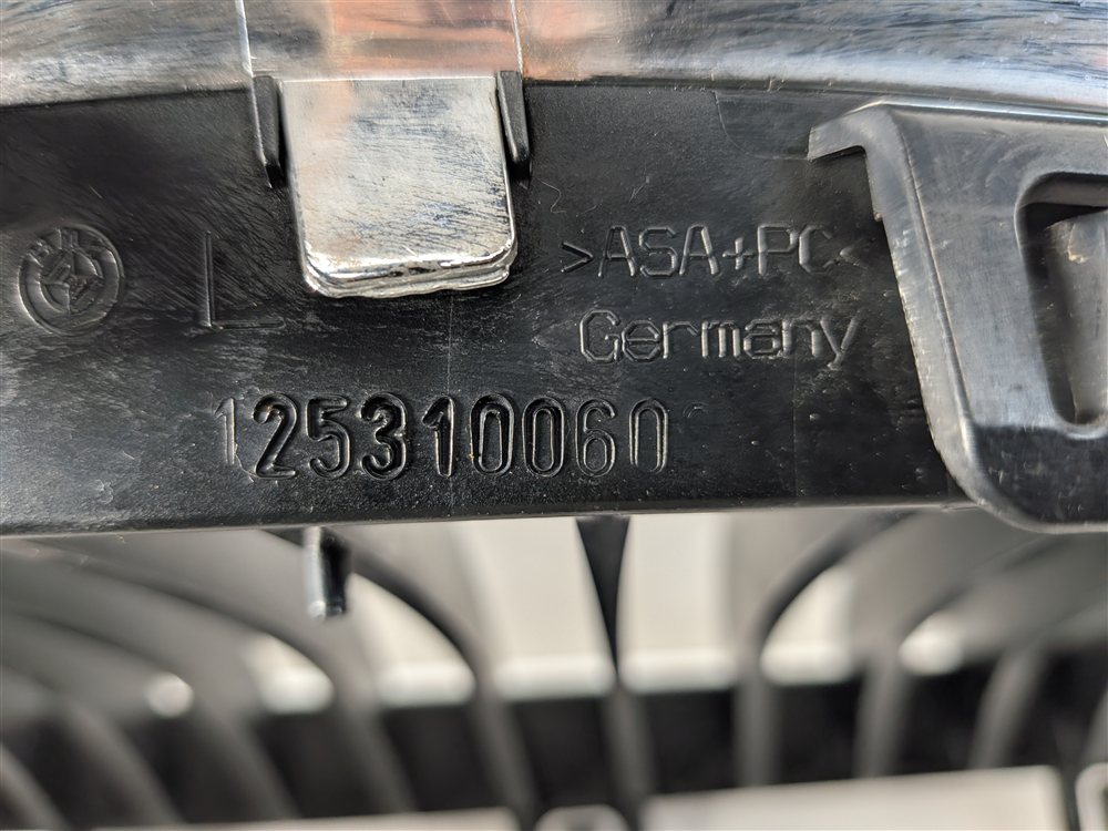 Thumbnail 8: 07-10 BMW 328i 335i M3 E90 E92 E93 FRONT LEFT & RIGHT KIDNEY GRILLE SET/2 CHROME