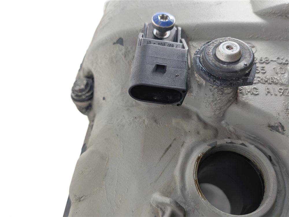 Thumbnail 9: 2008-2013 BMW M3 (E90 E92 E93) 4.0L S65 V8 LEFT VALVE COVER w/ CAMSHAFT SENSORS