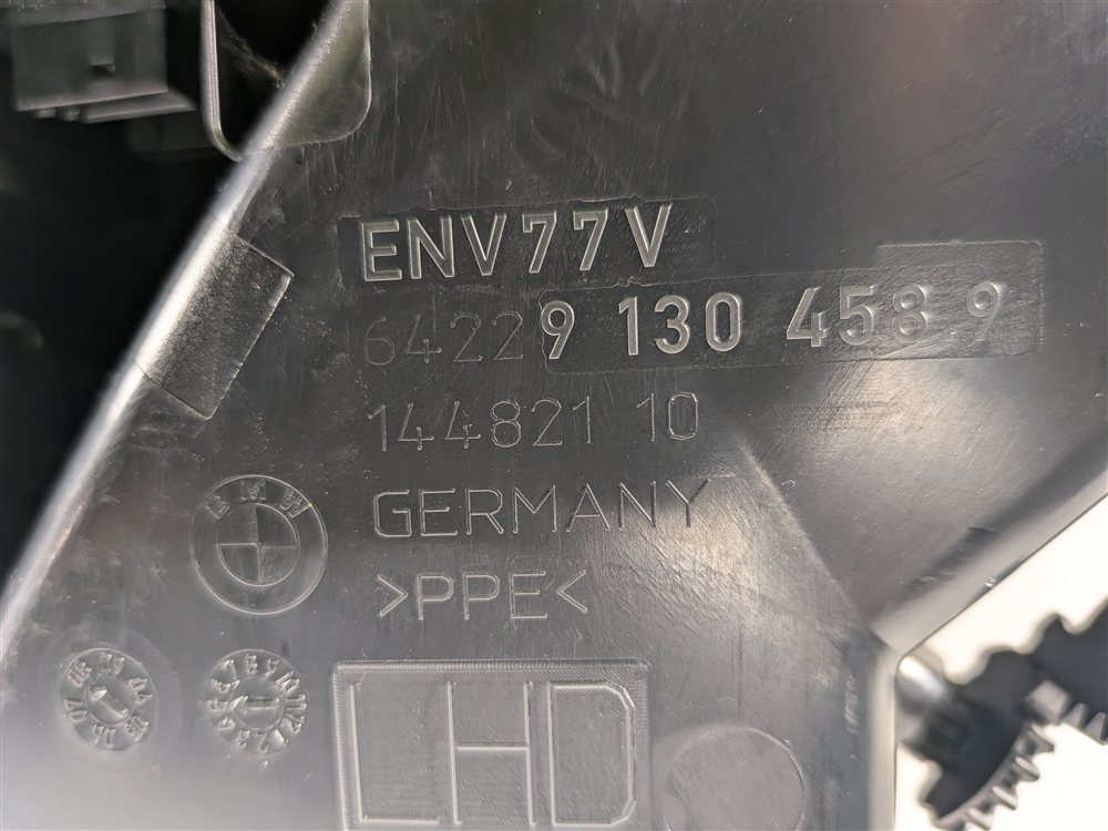 Thumbnail 8: 2008 BMW M3 (E90) FRONT CENTER DASH AIR AC VENT w/ HAZARD WARNING SWITCH (Black)