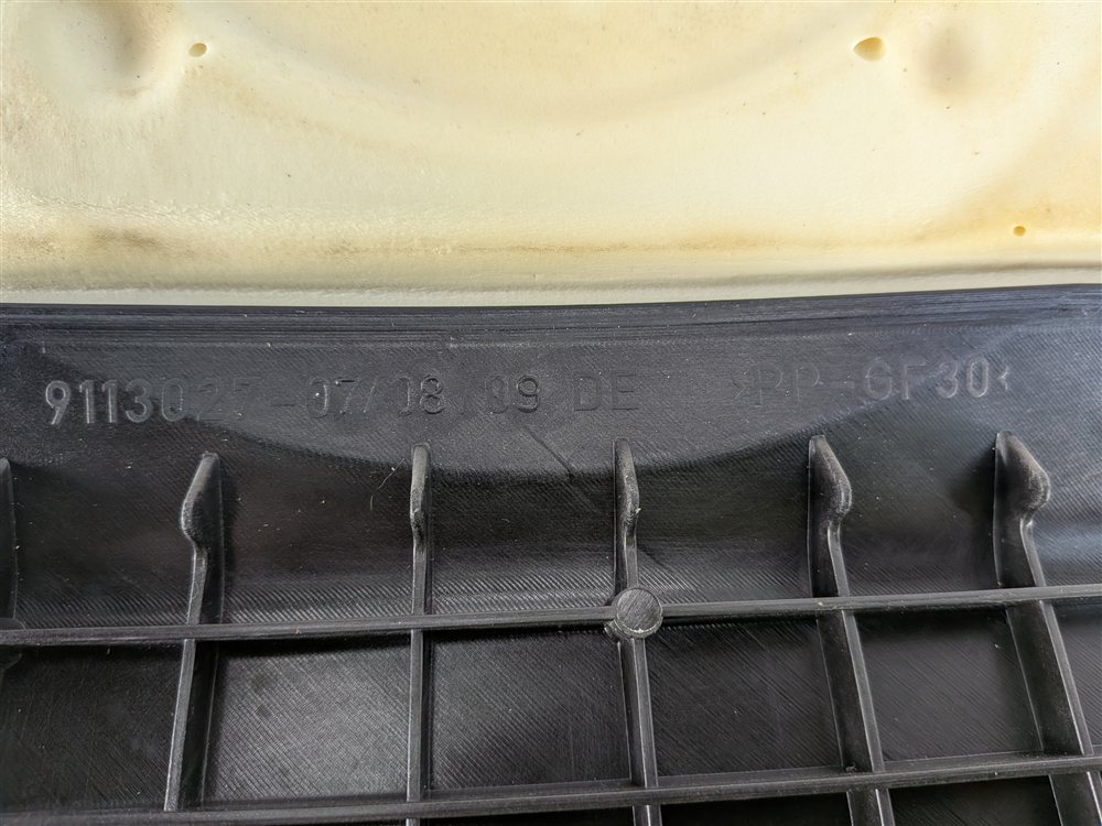 Thumbnail 8: 2008 BMW M3 (E90) REAR LEFT LOWER SEAT BOTTOM CUSHION LEATHER UPHOLSTERY (Grey)