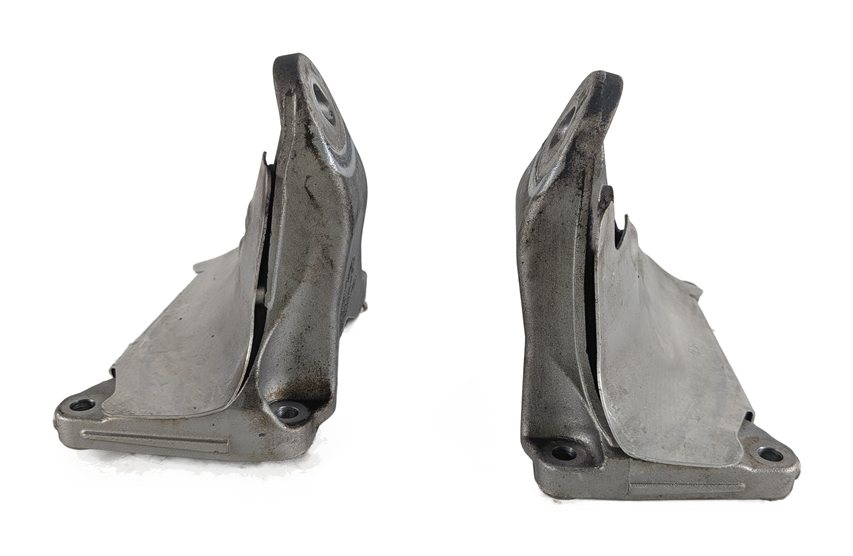 Thumbnail 2: 2008 BMW M3 (E90) 4.0L S65 ENGINE LEFT & RIGHT MOTOR MOUNT SUPPORT BRACKET SET/2