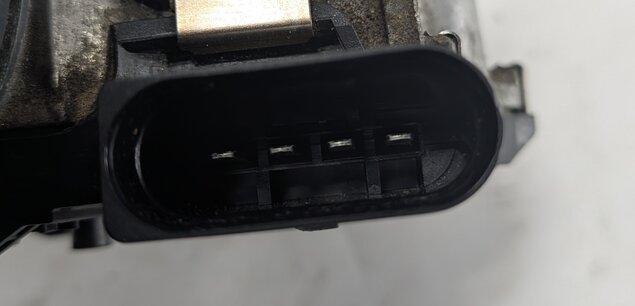 Thumbnail 8: 2011-2018 PORSCHE CAYENNE (958) FRONT WINDSHIELD WIPER MOTOR