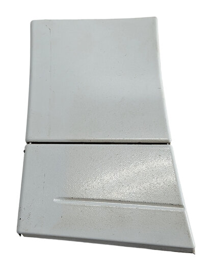Thumbnail 2: 11-18 PORSCHE CAYENNE (958) FRONT LEFT DRIVER FENDER LOWER MOLDING TRIM (White)