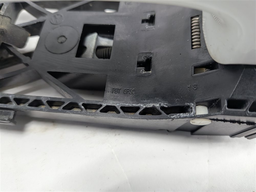 Thumbnail 7: 2011-2018 PORSCHE CAYENNE (958) REAR LEFT EXTERIOR DOOR HANDLE (White)