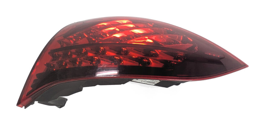 Thumbnail 6: 2011-2014 PORSCHE CAYENNE (958) RIGHT PASSENGER OUTER TAILLIGHT BRAKE LIGHT LAMP