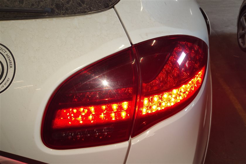 Thumbnail 2: 2011-2014 PORSCHE CAYENNE (958) RIGHT PASSENGER INNER TRUNK TAILLIGHT LIGHT LAMP