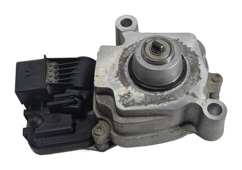 Thumbnail 4: 2011-2016 PORSCHE CAYENNE (958) FRONT TRANSFER CASE ELECTRIC SHIFT MOTOR