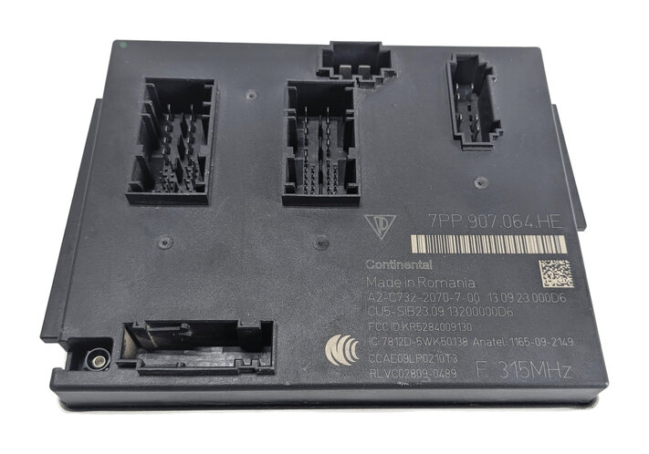 2013-2016 PORSCHE CAYENNE (958) LEFT FRONT BODY CONTROL MODULE BCM
