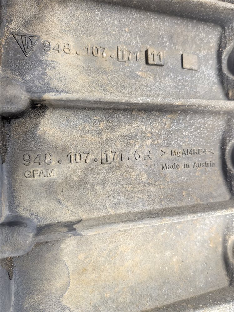 Thumbnail 6: 2011-2018 PORSCHE CAYENNE (958) 4.8L (M48.52) TURBO UPPER ENGINE OIL PAN
