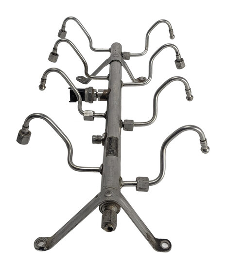 Thumbnail 5: 14 PORSCHE CAYENNE 958 4.8L NON-TURBO M48.02 ENGINE FUEL RAIL w/ PRESSURE SENSOR