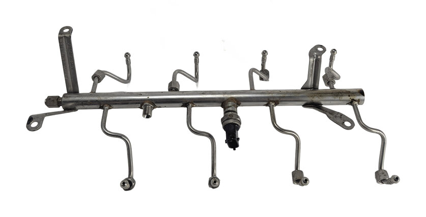 Thumbnail 6: 14 PORSCHE CAYENNE 958 4.8L NON-TURBO M48.02 ENGINE FUEL RAIL w/ PRESSURE SENSOR