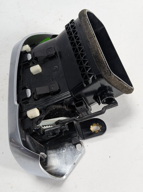 Thumbnail 5: 2014 PORSCHE CAYENNE (958) FRONT LEFT DRIVER DASH HEAT AIR AC VENT (Black)