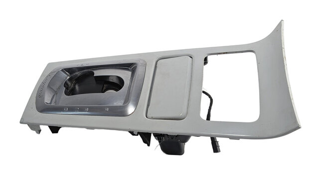 Thumbnail 5: 2014 PORSCHE CAYENNE 958 CENTER CONSOLE AT SHIFT TRIM PANEL ASHTRAY (Pure White)