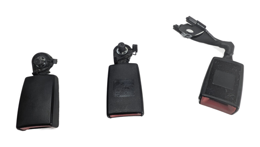 Thumbnail 2: 2014 PORSCHE CAYENNE (958) REAR LEFT/CENTER/RIGHT SEATBELT BUCKLE SET/3 (Black)