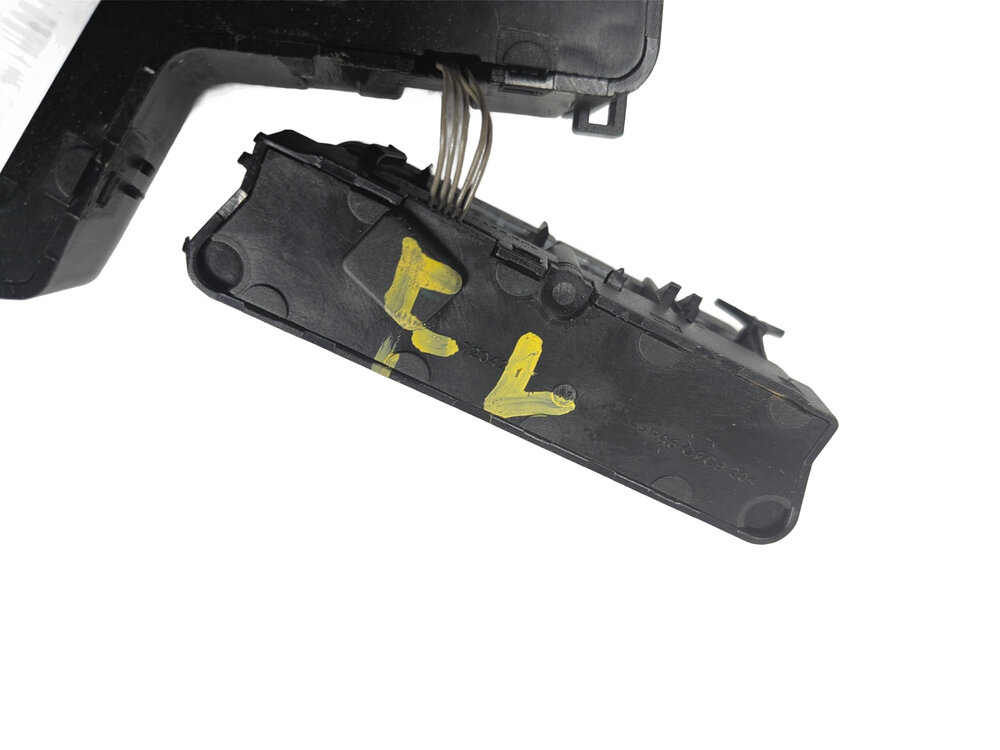 Thumbnail 8: 12-18 CLA G GL ML C117 W166 W242 W463 X166 FRONT LEFT DRIVER MEMORY SEAT SWITCH