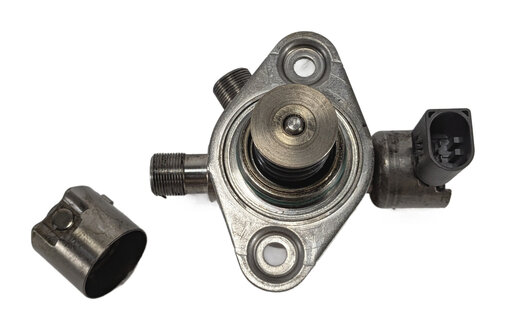 Thumbnail 2: 11-20 MERCEDES E S SL GL (W205 W166 W212 X166 X253) V8 LEFT MECHANICAL FUEL PUMP