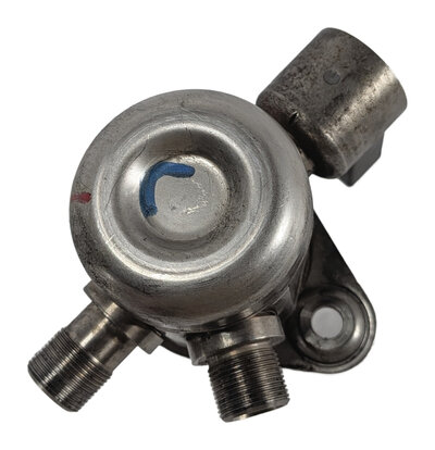 Thumbnail 8: 11-20 MERCEDES E S SL GL (W205 W166 W212 X166 X253) V8 LEFT MECHANICAL FUEL PUMP
