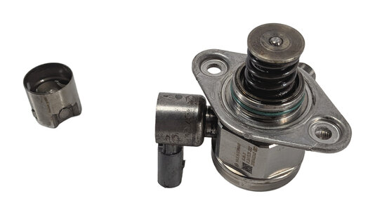 11-20 MERCEDES E S SL GL (W205 W166 W212 X166 X253) RIGHT MECHANICAL FUEL PUMP
