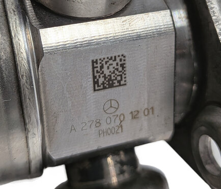 Thumbnail 9: 11-20 MERCEDES E S SL GL (W205 W166 W212 X166 X253) RIGHT MECHANICAL FUEL PUMP