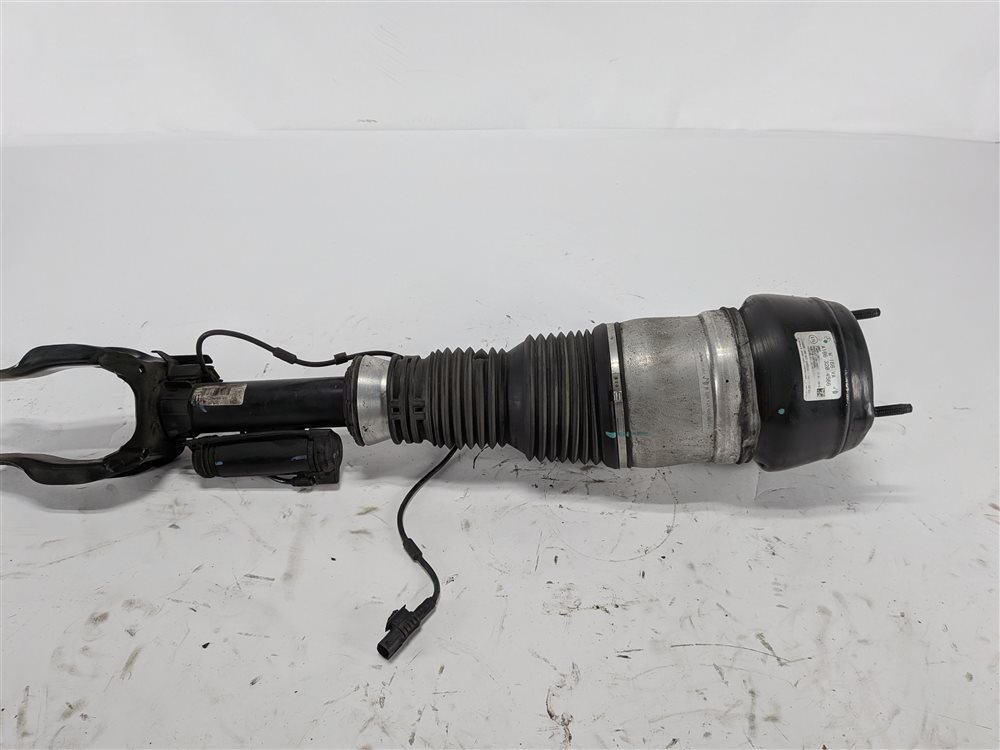 Thumbnail 2: 2012-2019 MERCEDES GL350 GL450 GL550 ML550 (W166 X166) LEFT FRONT ADAPTIVE SHOCK