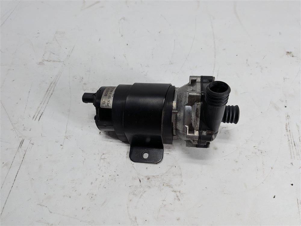Thumbnail 2: 2015 MERCEDES GL550 X166 4.6L (278.928) ENGINE INTERCOOLER AUXILIARY WATER PUMP