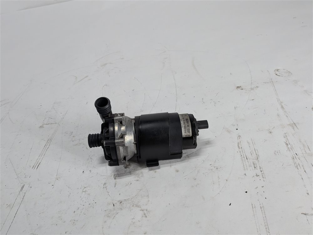 Thumbnail 4: 2015 MERCEDES GL550 X166 4.6L (278.928) ENGINE INTERCOOLER AUXILIARY WATER PUMP