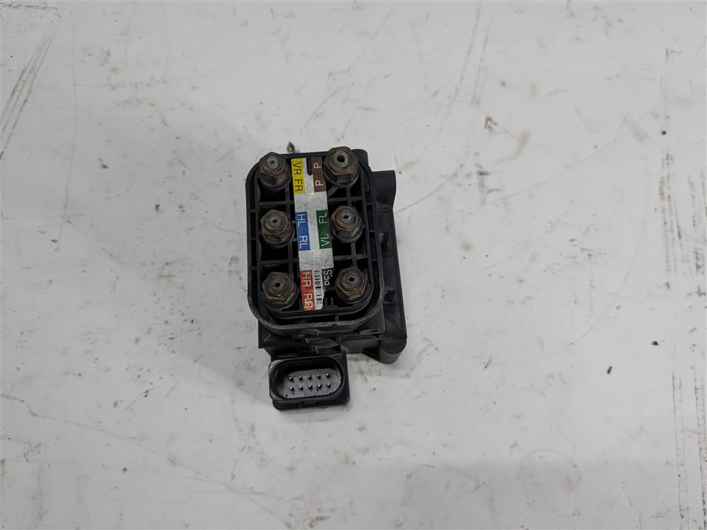 Thumbnail 6: 2015 MERCEDES GL550 (X166) AIRMATIC AIR SUSPENSION VALVE BLOCK SOLENOID MANIFOLD