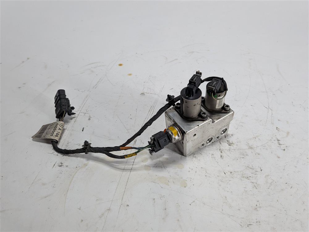 2015 MERCEDES GL550 (X166) REAR ACTIVE SWAY BAR STABILIZER HYDRAULIC VALVE BLOCK
