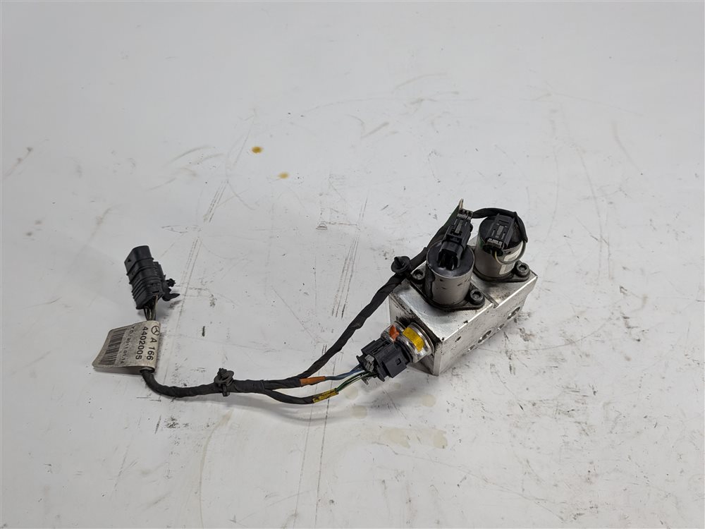 Thumbnail 2: 2015 MERCEDES GL550 (X166) REAR ACTIVE SWAY BAR STABILIZER HYDRAULIC VALVE BLOCK