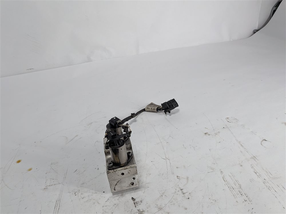 Thumbnail 5: 2015 MERCEDES GL550 (X166) REAR ACTIVE SWAY BAR STABILIZER HYDRAULIC VALVE BLOCK